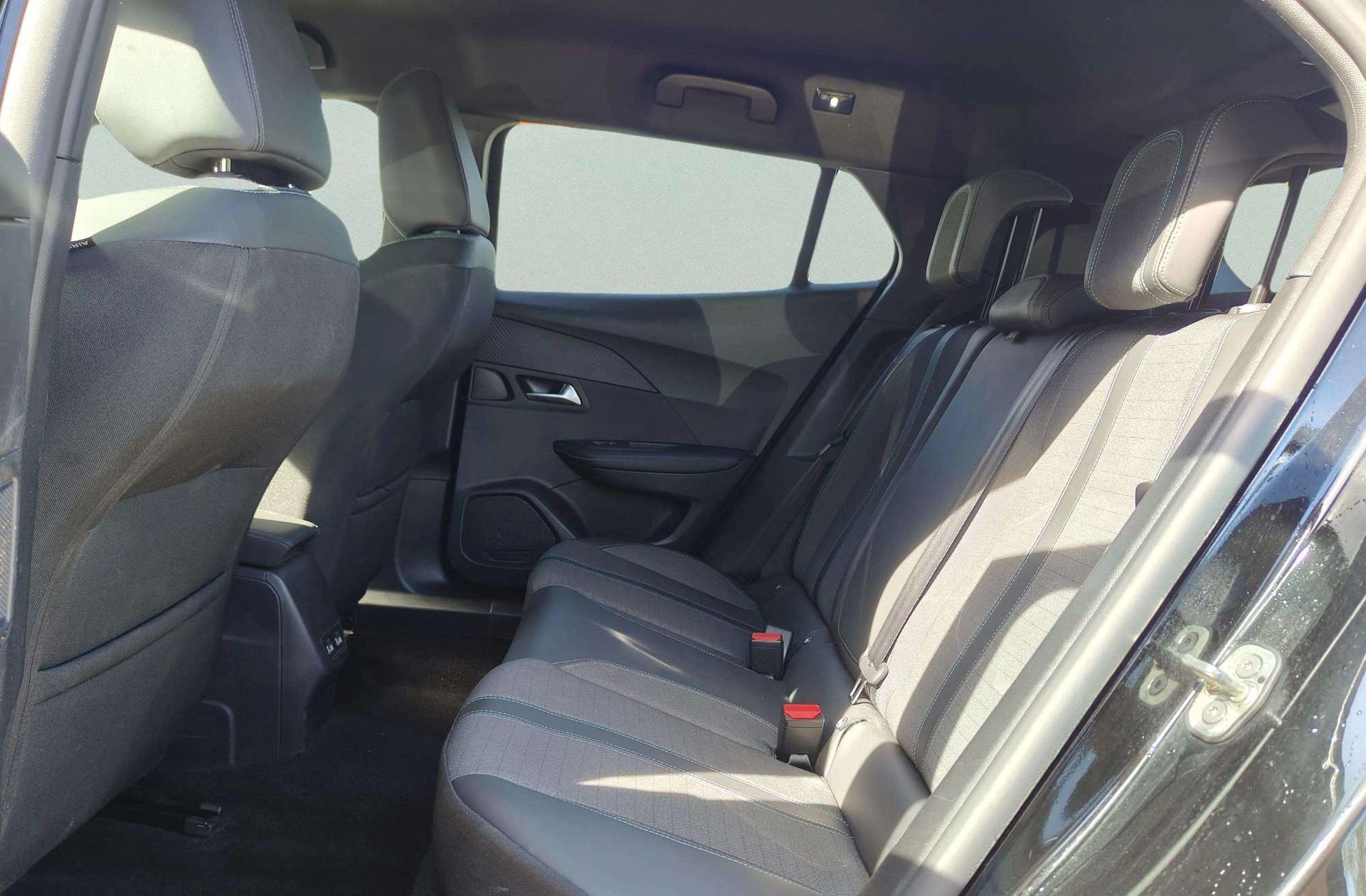 Peugeot 2008 PureTech 100 Allure - foto 13