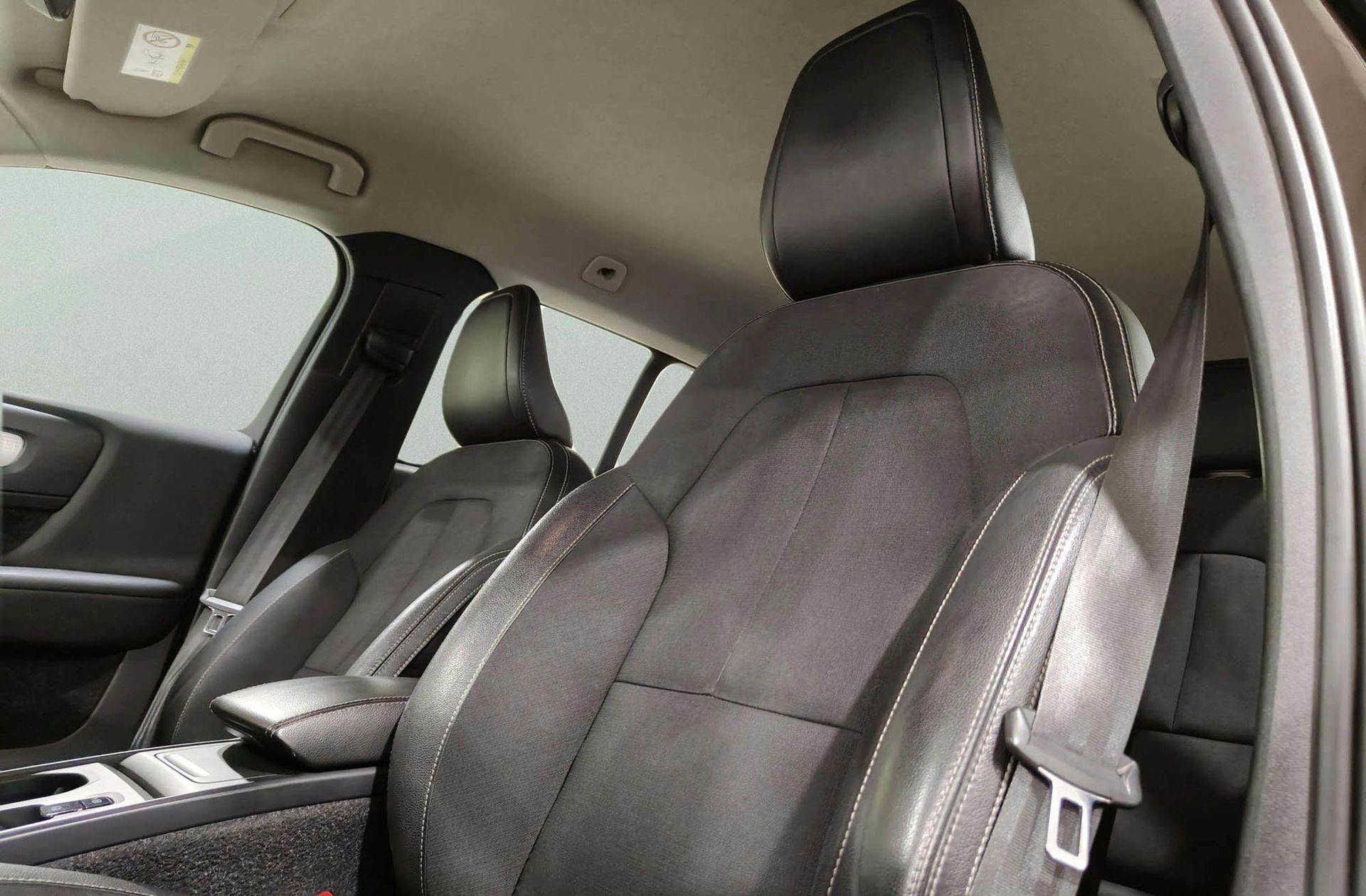 Volvo XC40 T4 Momentum - foto 6