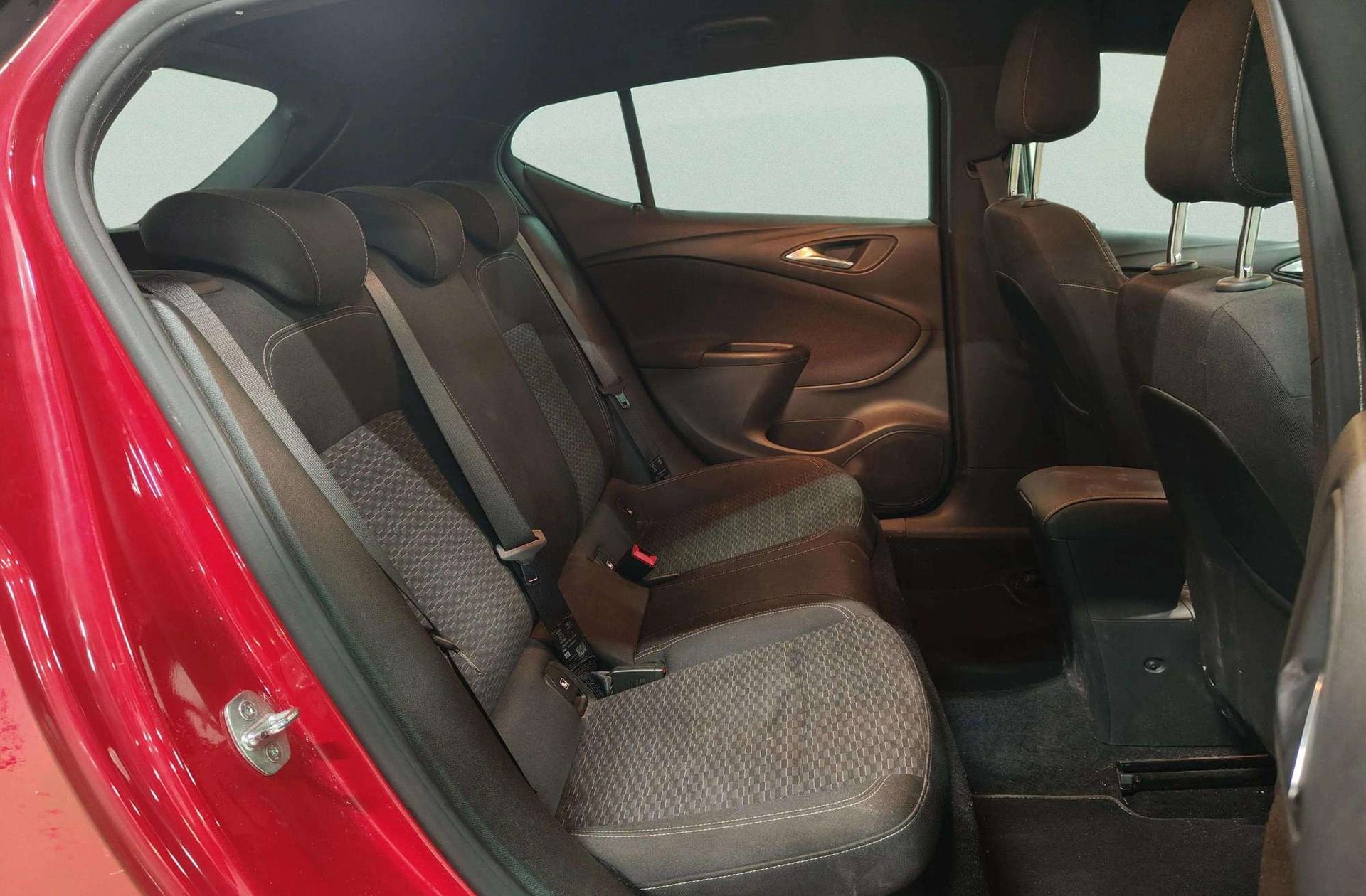 Opel Astra 1.6 CDTi Dynamic - foto 17