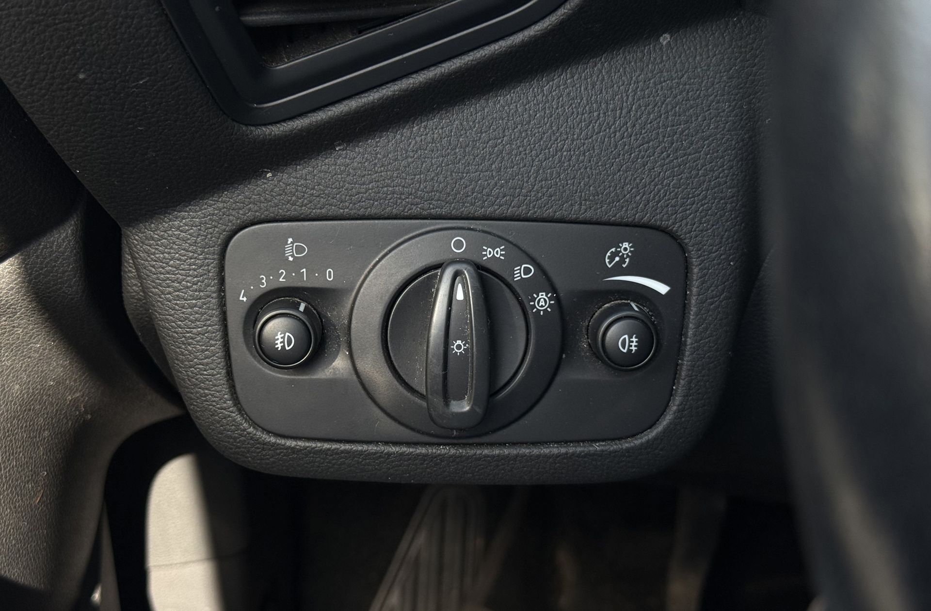 Ford C-Max 1.0 EcoBoost Trend+ - foto 22
