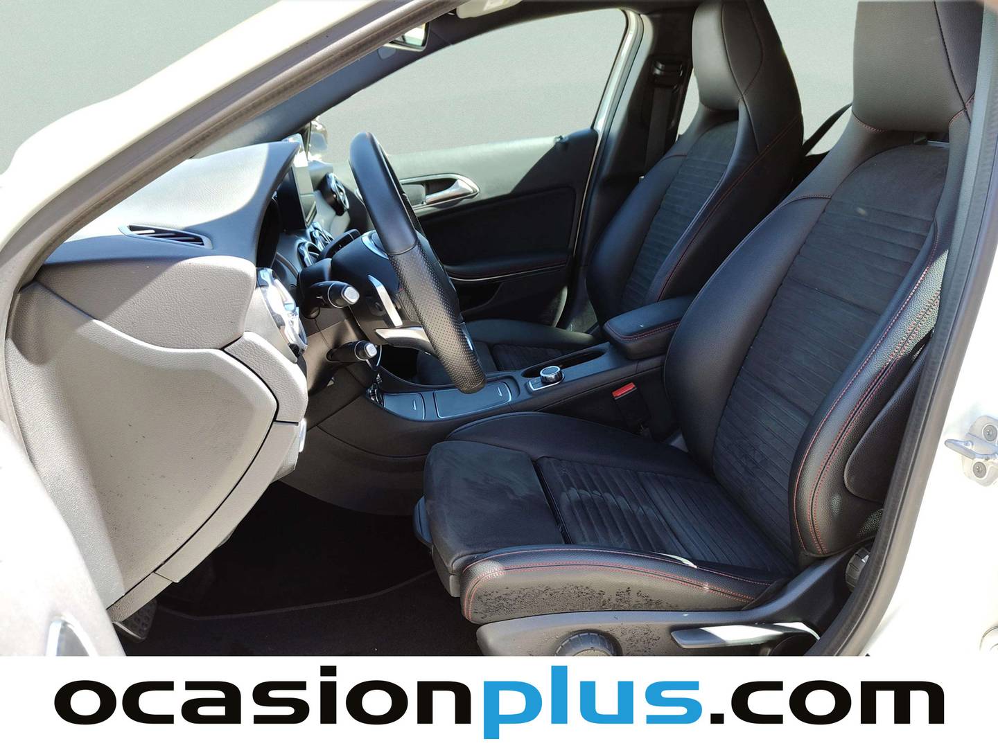 Foto asientos delanteros Mercedes GLA Mercedes-Benz GLA GLA 200 (156 CV) Pack AMG