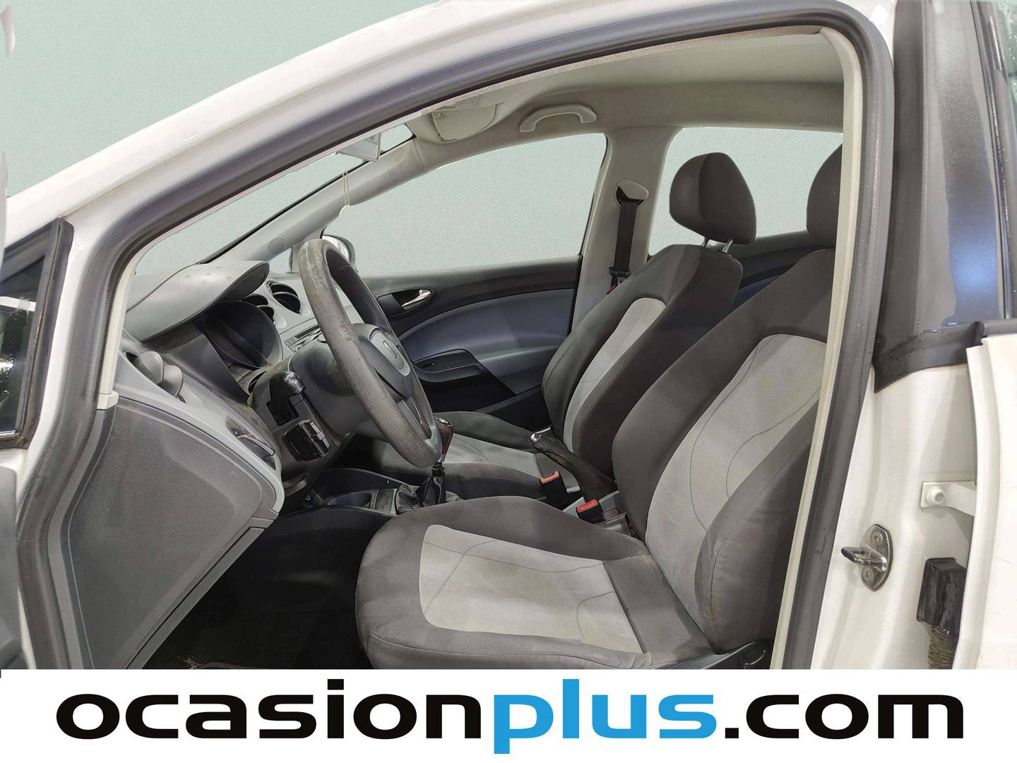 Foto asientos delanteros Seat Ibiza Seat Ibiza 1.2 TDI Reference (75 CV)