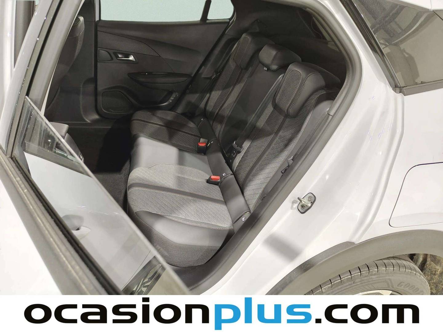 Foto Peugeot 2008 Peugeot 2008 PureTech 100 S&S Allure (100 CV)