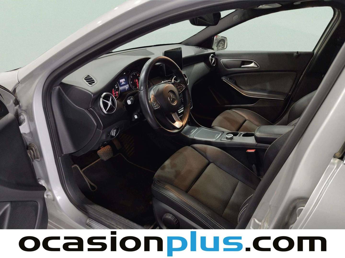 Foto asientos delanteros Mercedes Clase A Mercedes Clase A 200 d (136 CV) PACK AMG