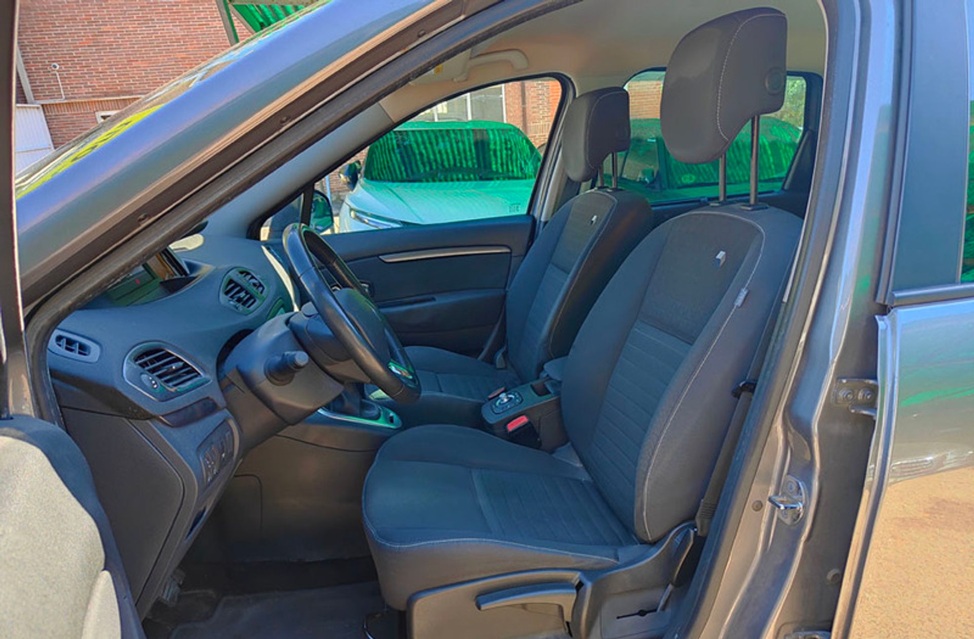 Renault Scénic Limited dCi EDC - foto 11