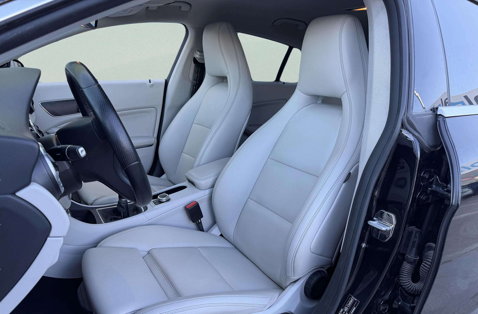 Mercedes-Benz CLA Shooting Brake 180 - foto 12