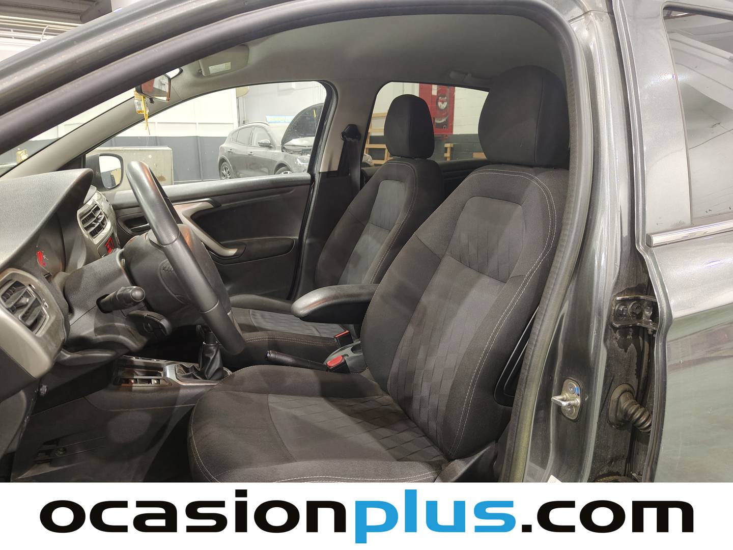Foto asientos delanteros Citroën C-Elysée Citroën C-Elysee PureTech 82 Exclusive (82 CV)