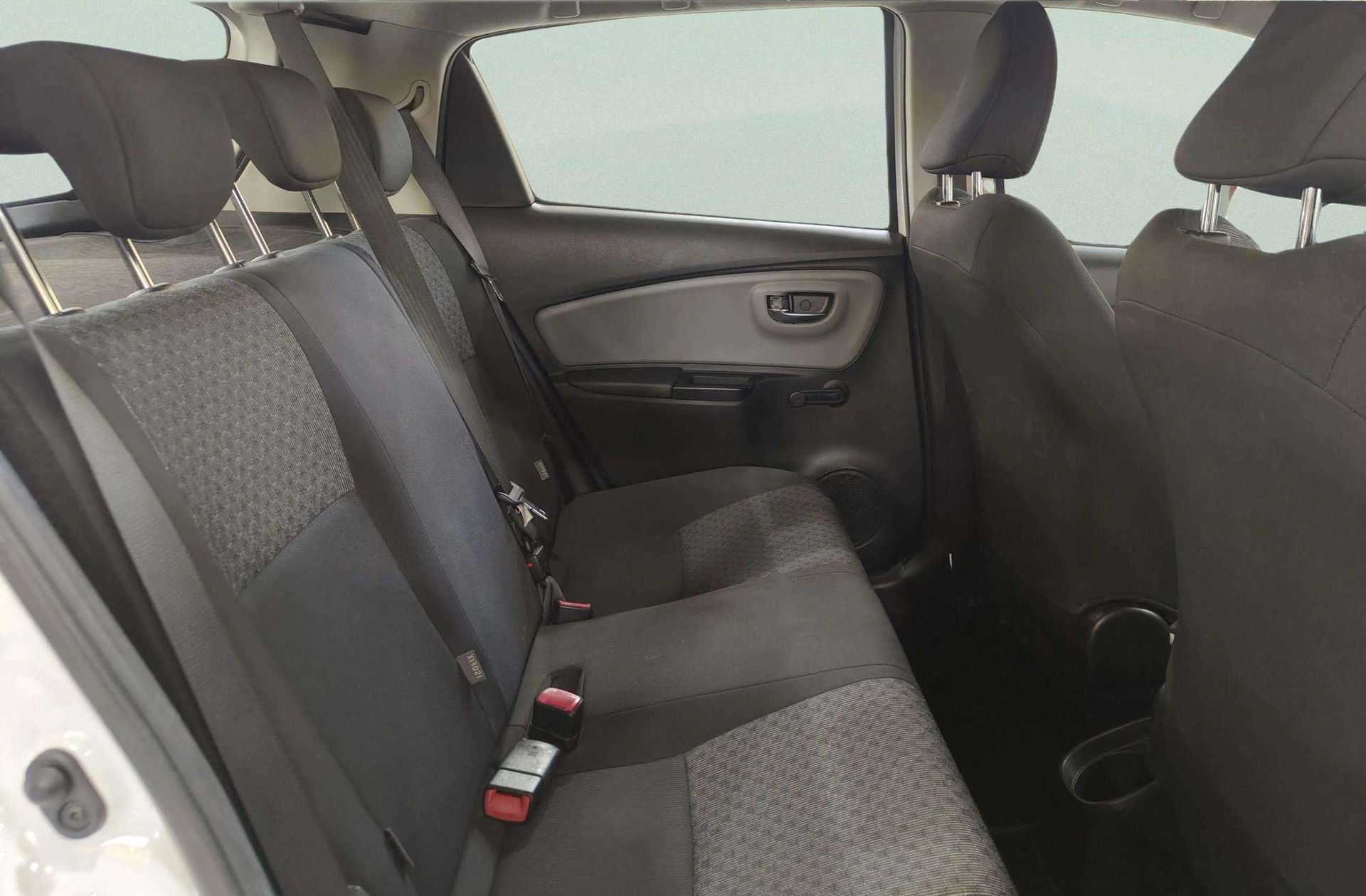 Toyota Yaris 1.4 D4-D Active - foto 14