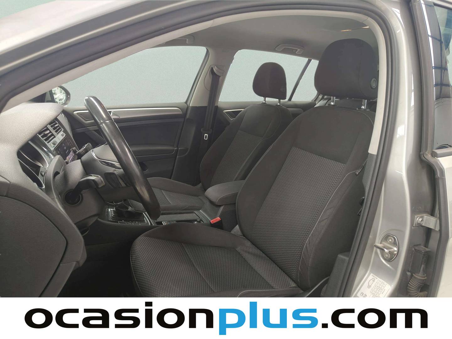 Foto asientos delanteros Volkswagen Golf Volkswagen Golf Business & Navi 1.6 TDI (115 CV) DSG