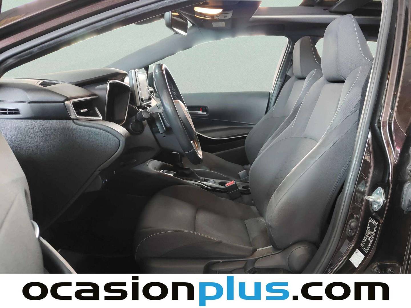Foto asientos delanteros Toyota Corolla Toyota Corolla Touring Sports 180H Advance E-CVT (180 CV)