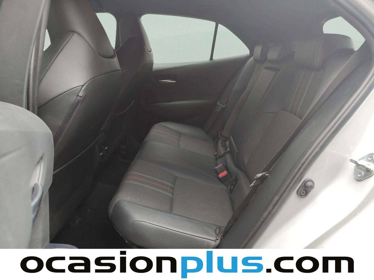 Foto asientos traseros Toyota Corolla Toyota Corolla 180H GR-SPORT E-CVT (180 CV)
