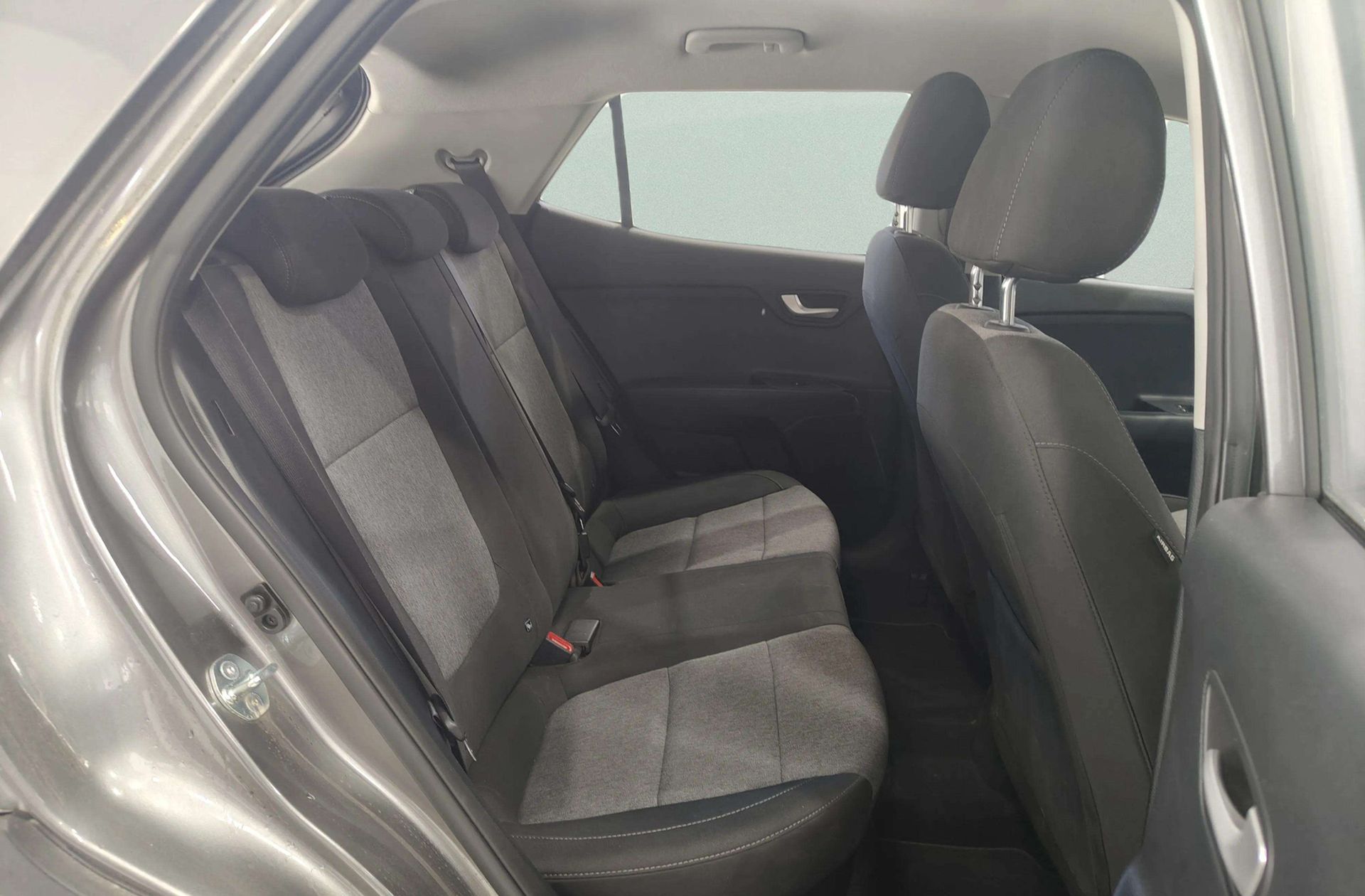 Kia Stonic 1.0 T-GDi MHEV Concept - foto 16
