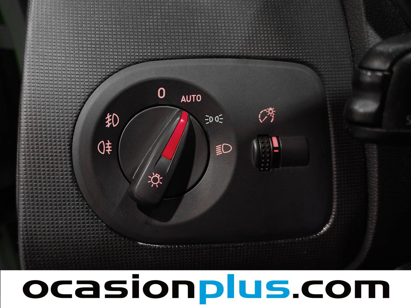 Equipamiento del Seat Ibiza Seat Ibiza SC 1.6 TDI CR FR (105 CV)
