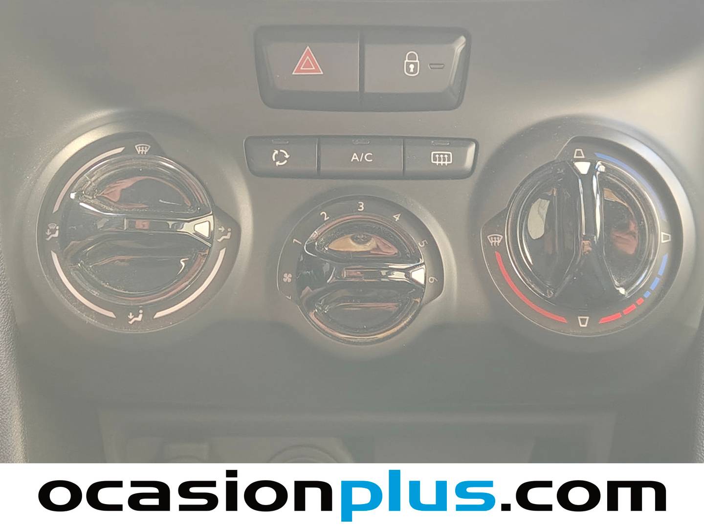 Acabados Peugeot 208 Peugeot 208 PureTech Signature (82 CV)