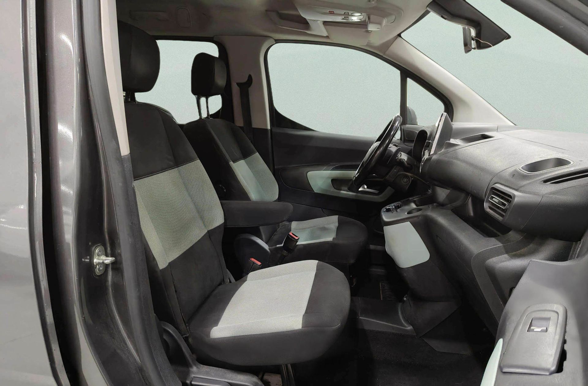 Citroën Berlingo BlueHDi 130 Talla XL Shine EAT8 7 plazas - foto 20