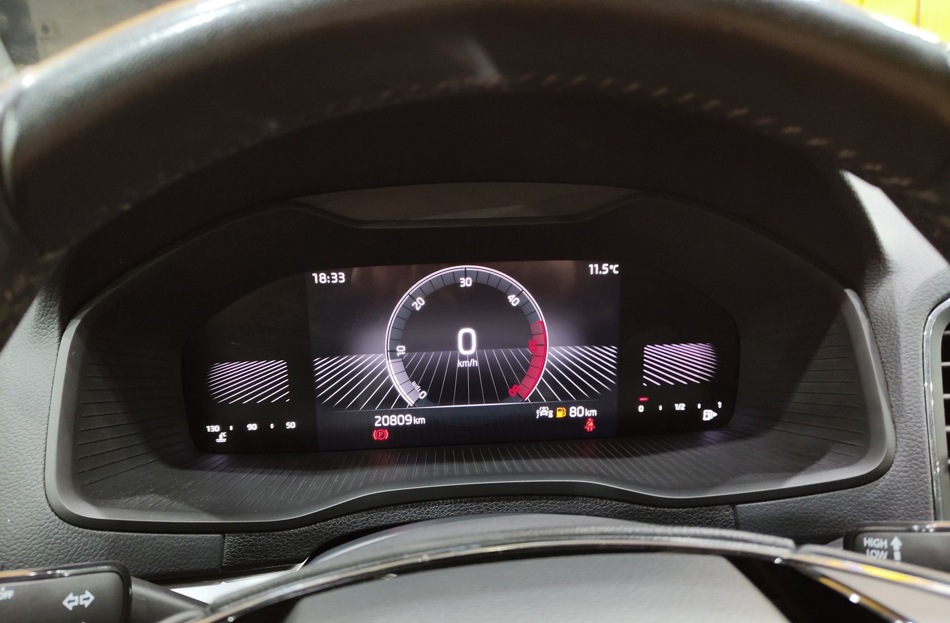 Škoda Karoq 2.0 TDI Selection - foto 24
