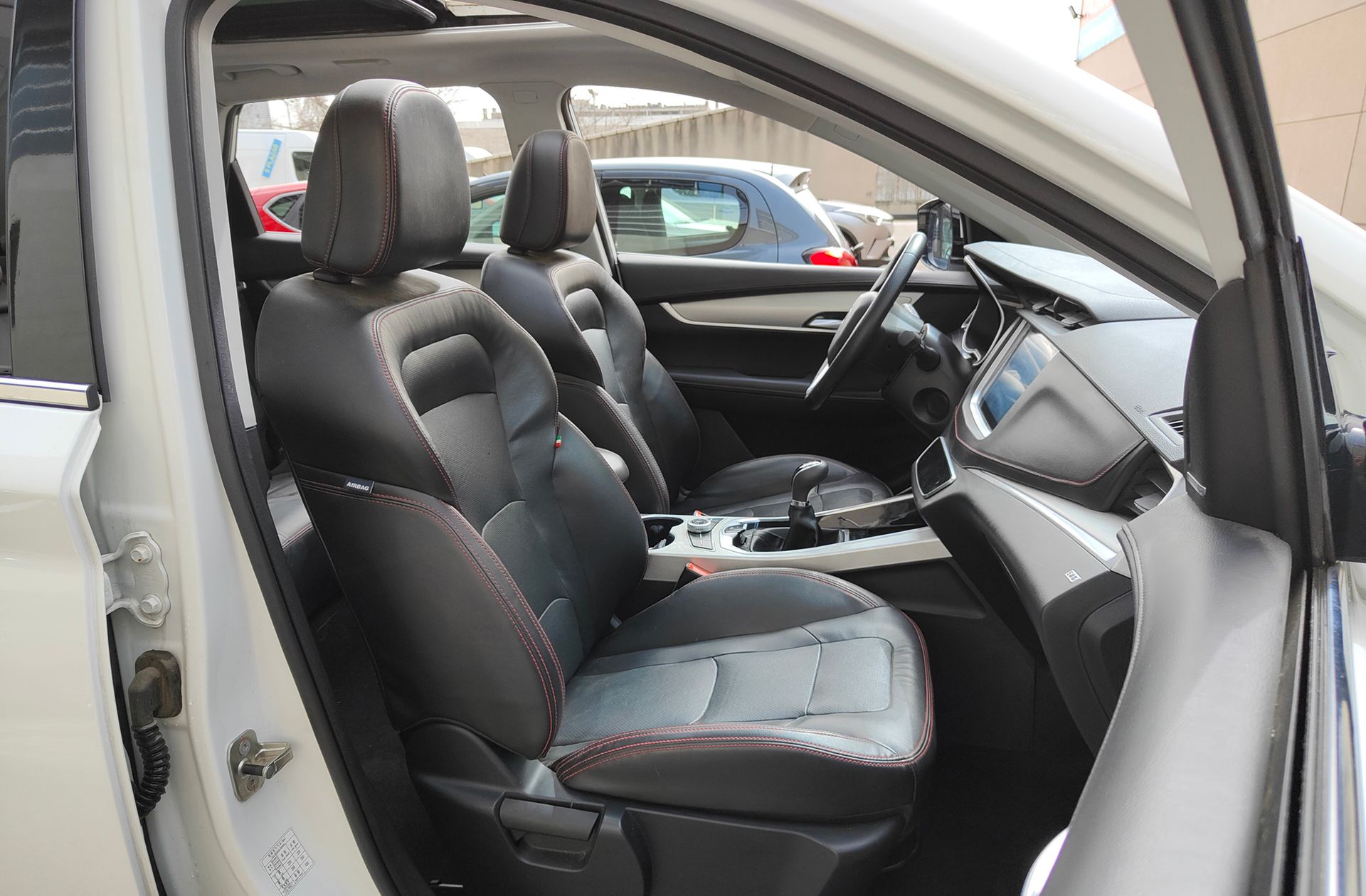 SWM G01 1.5T Luxury - foto 16