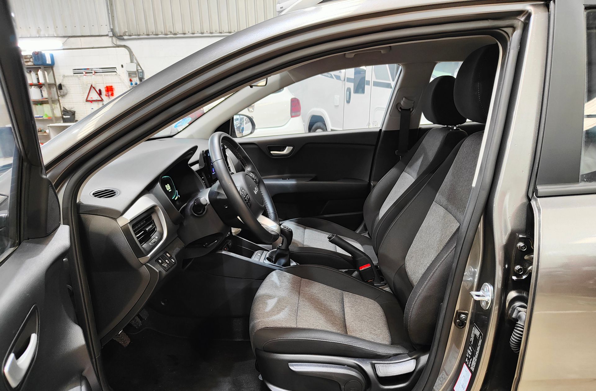 Kia Stonic 1.0 T-GDi MHEV Concept - foto 9