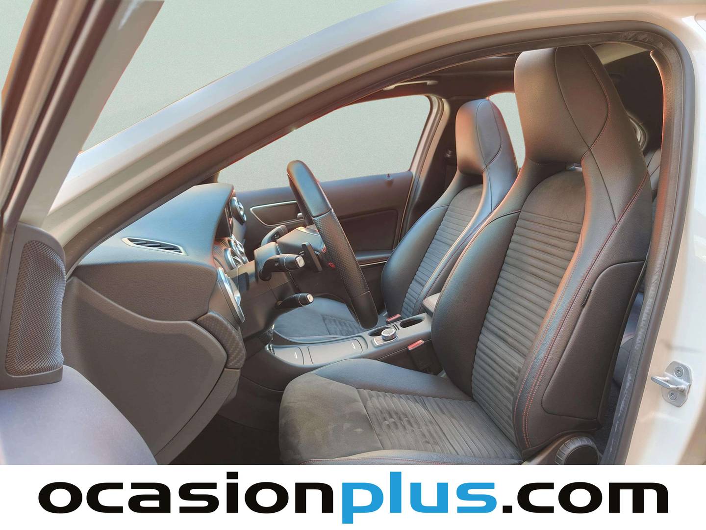 Foto asientos delanteros Mercedes Clase A Mercedes Clase A 200 CDI AMG Line (136 CV)