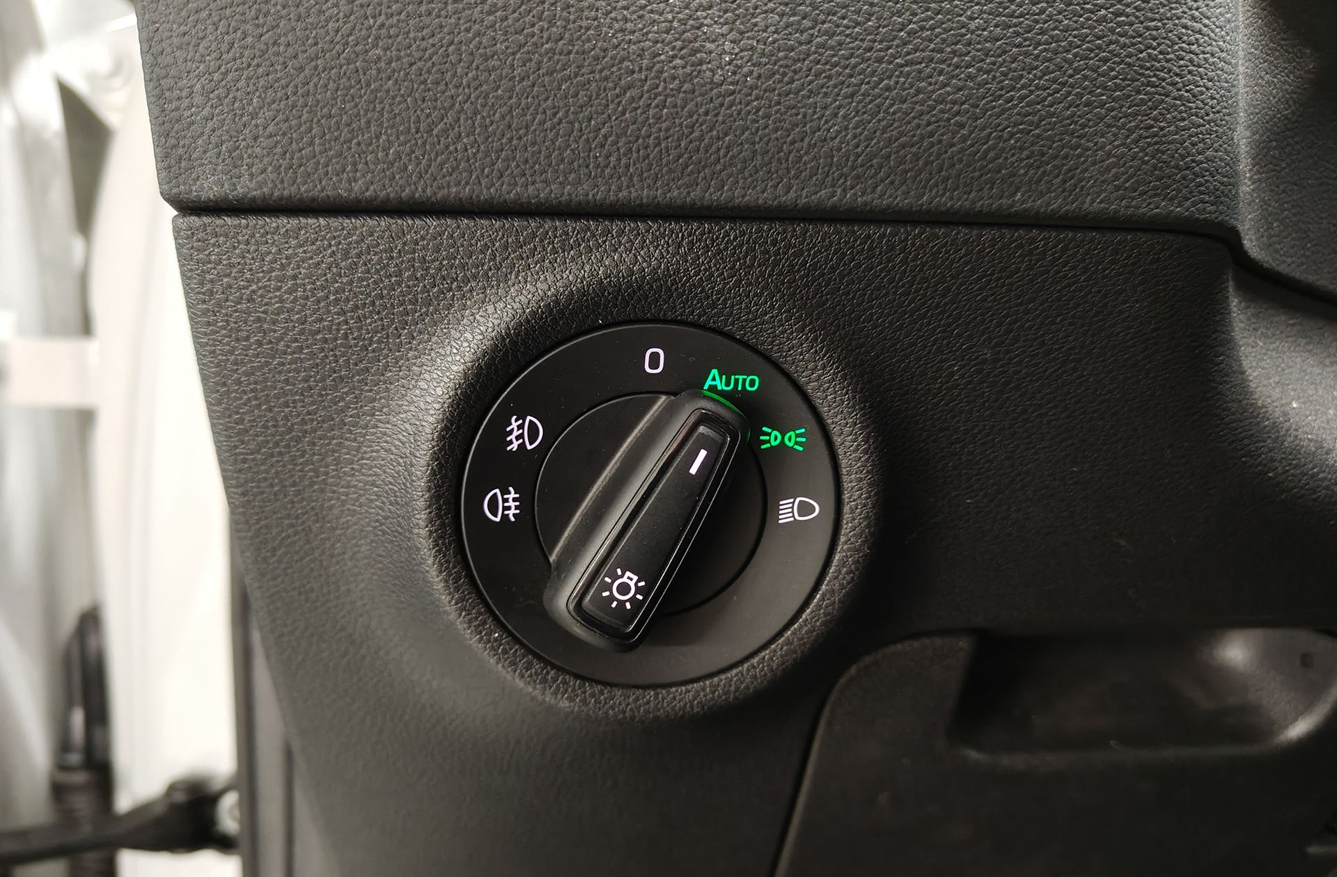 Škoda Karoq 1.5 TSI ACT Ambition DSG - foto 24
