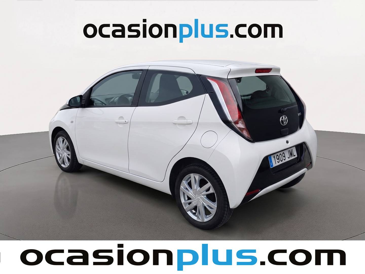 Foto trasera Toyota Aygo Toyota Aygo 1.0 70 x-play (69 CV) izquierda