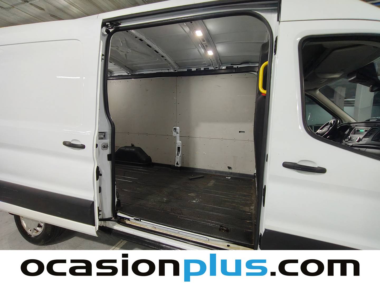 Foto Ford Transit Ford Transit Furgon 350 L3H2 Trend 96 kW (130 CV)