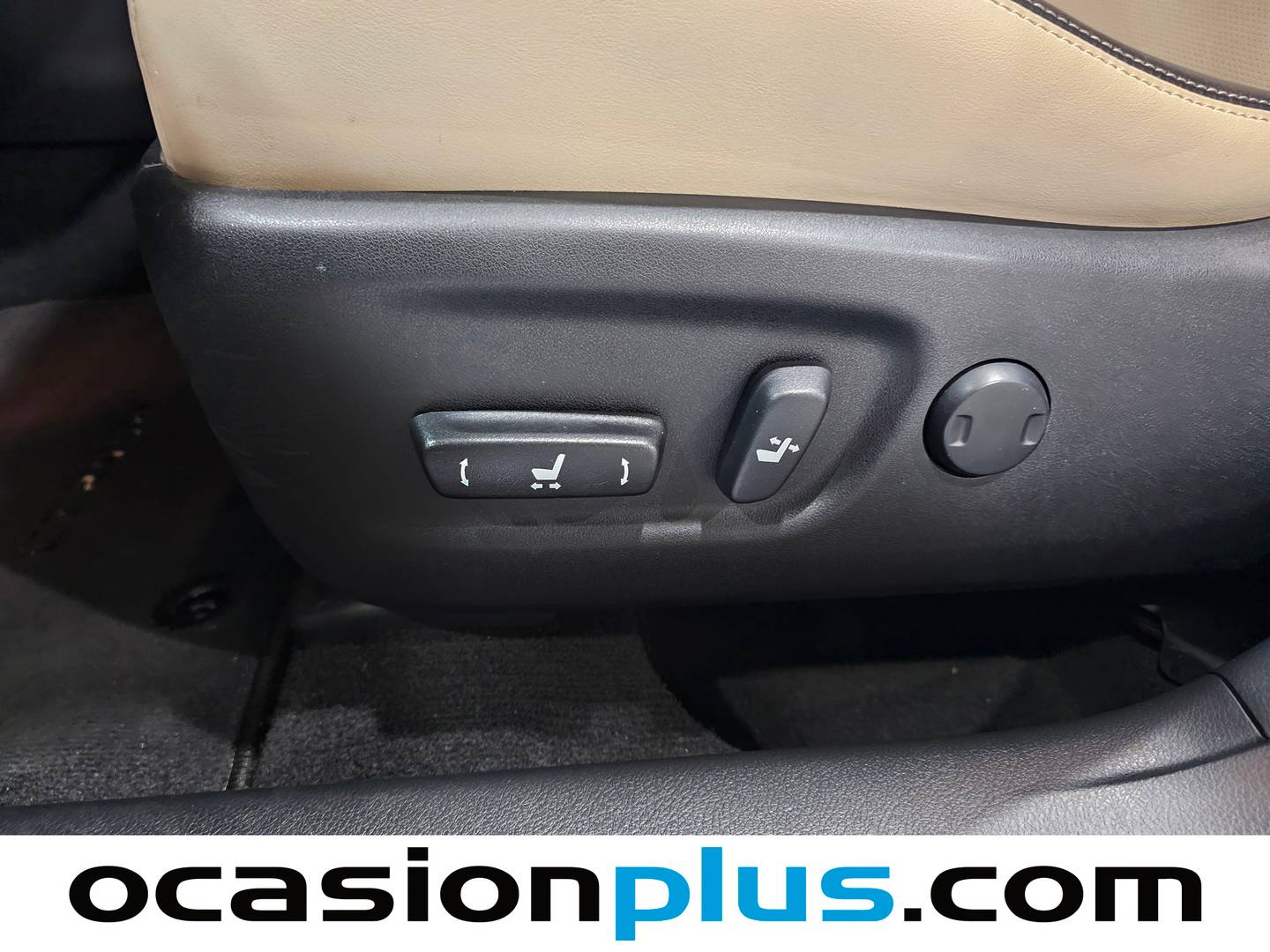 Equipamiento del Lexus CT Lexus CT 200h Luxury (136 CV)