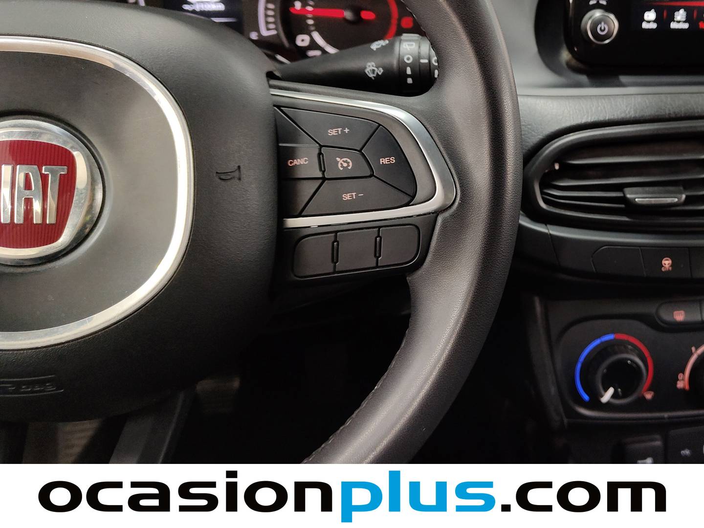 Extras y acabados del Fiat Tipo Fiat Tipo 1.3 Multijet Mirror (95 CV)