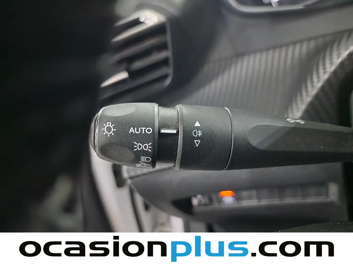 Foto Peugeot 2008 Peugeot 2008 BlueHDi 110 Allure (110 CV)