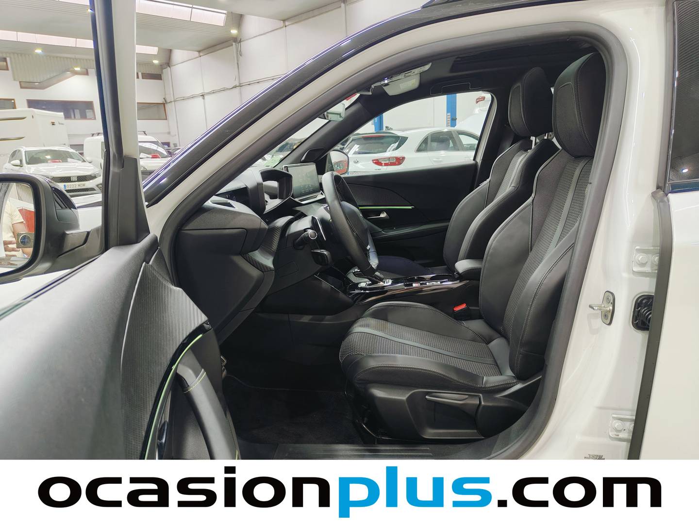 Foto asientos delanteros Peugeot 2008 Peugeot 2008 BlueHDi 130 S&S GT EAT8 (130 CV)