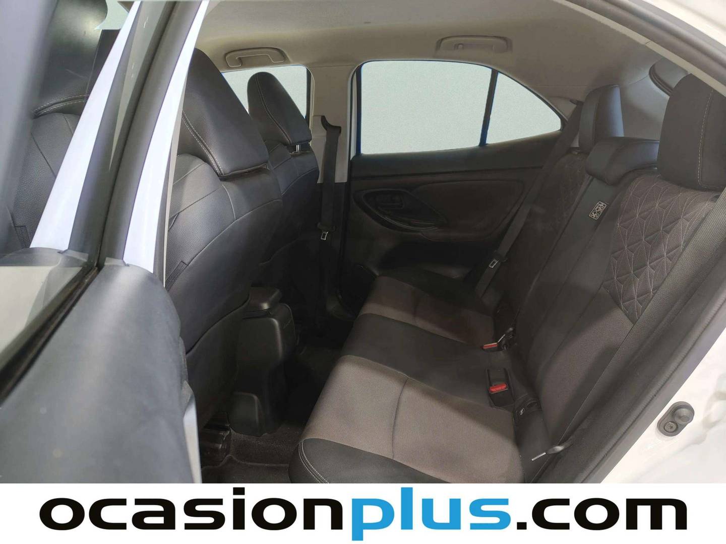 Foto asientos traseros Toyota Yaris Cross Toyota Yaris Cross 120H Style (116 CV)