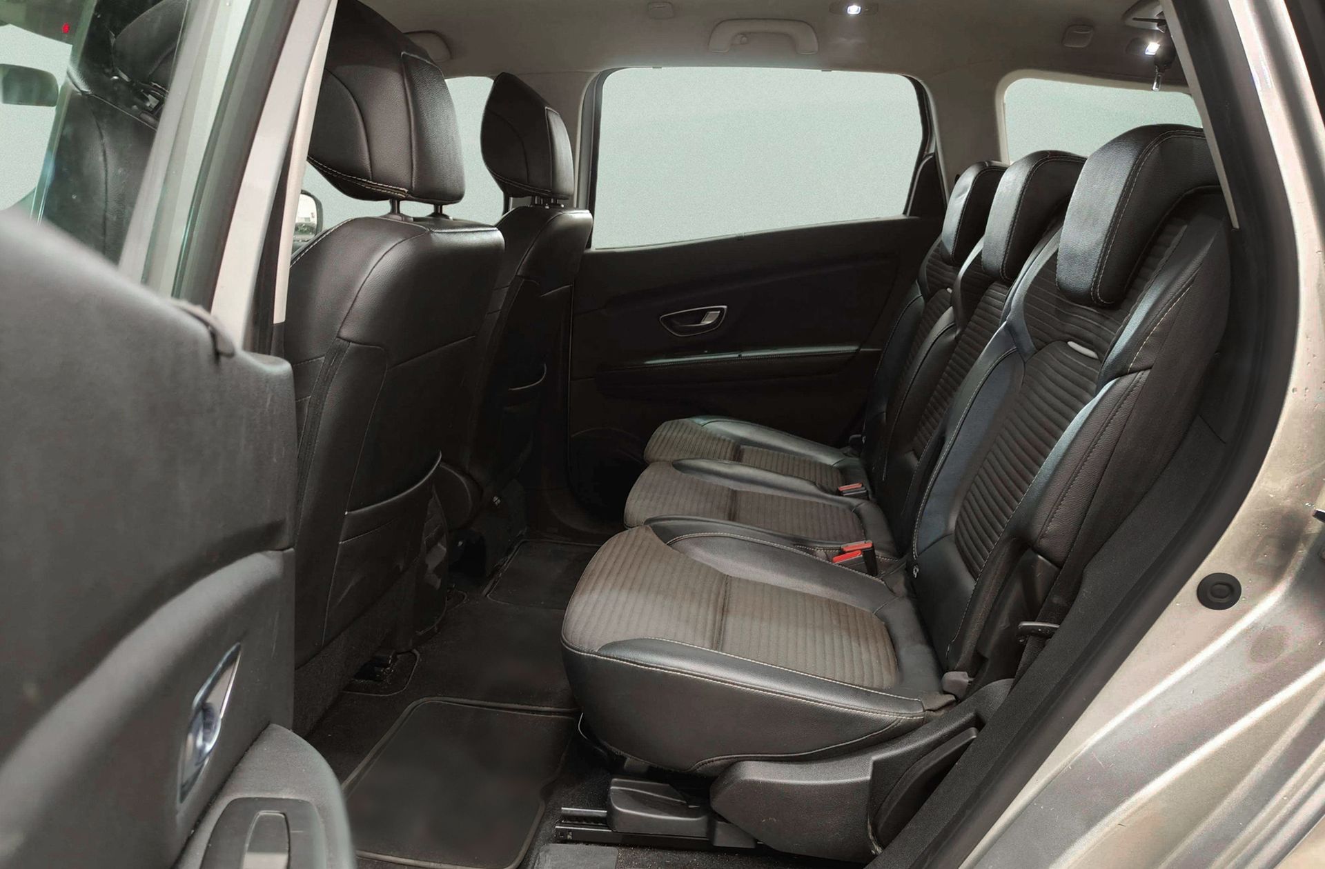 Renault Grand Scénic Zen TCe 7 plazas - foto 13