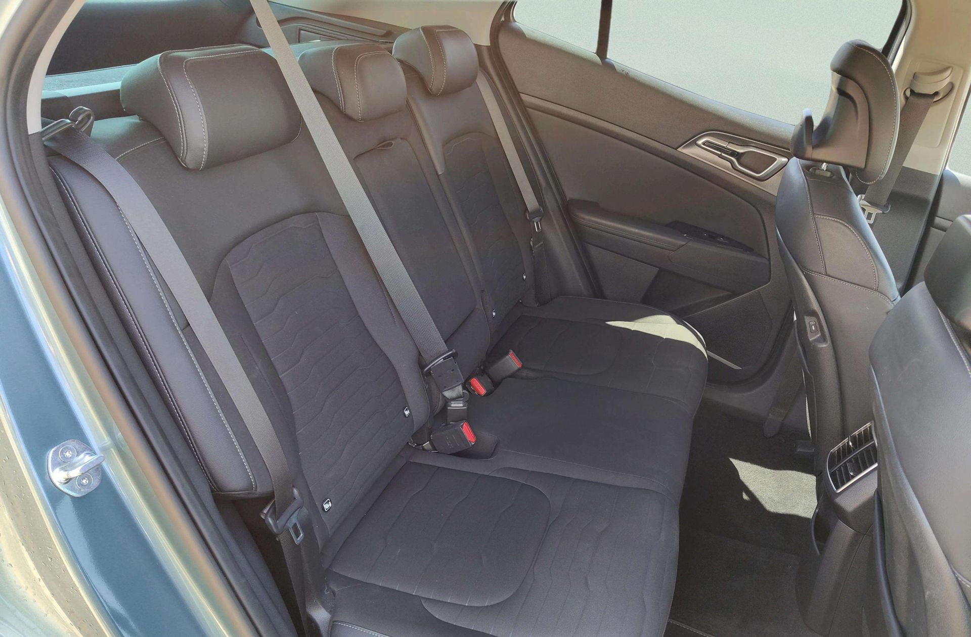 Kia Sportage 1.6 T-GDi PHEV Tech 4x4 - foto 22