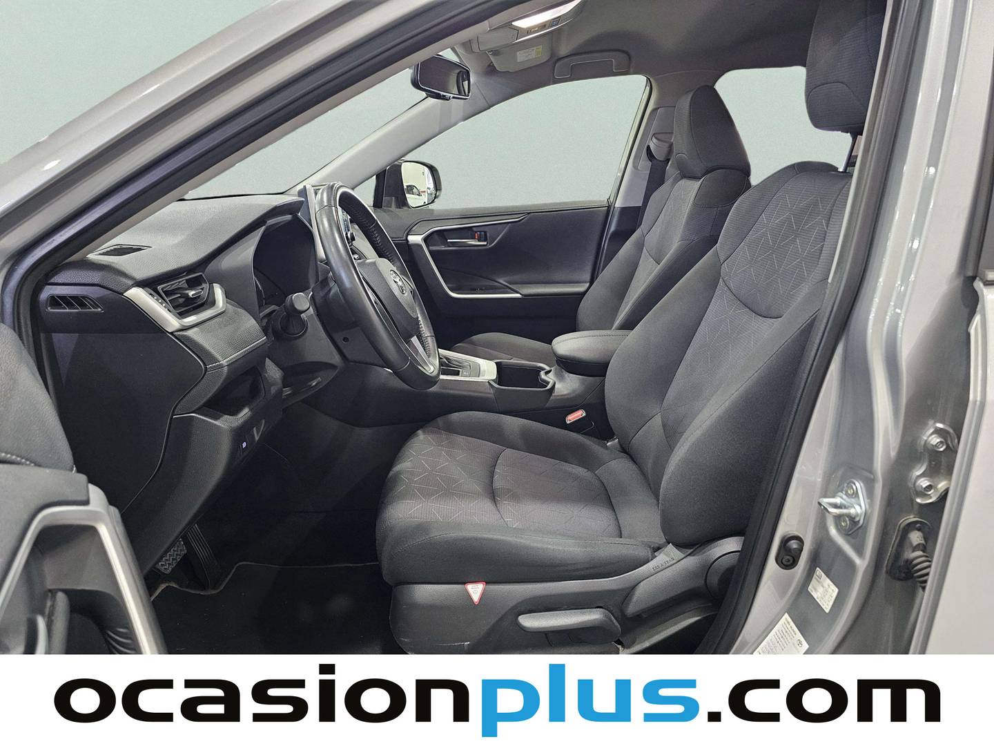 Foto asientos delanteros Toyota Rav4 Toyota Rav4 220H Business (218 CV)