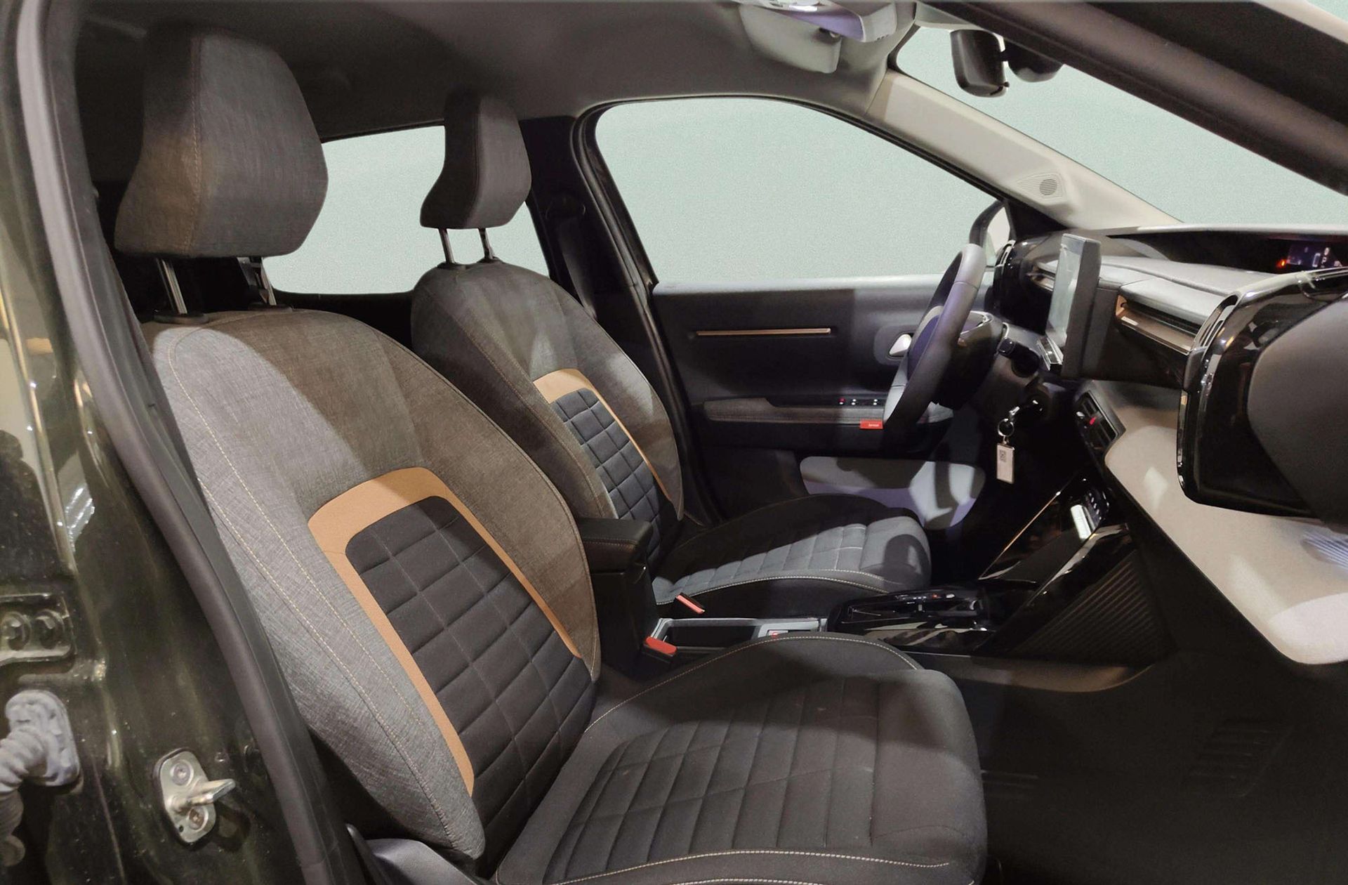 Citroën C3 Aircross Hybrid 145 Plus e-DCS6 - foto 16