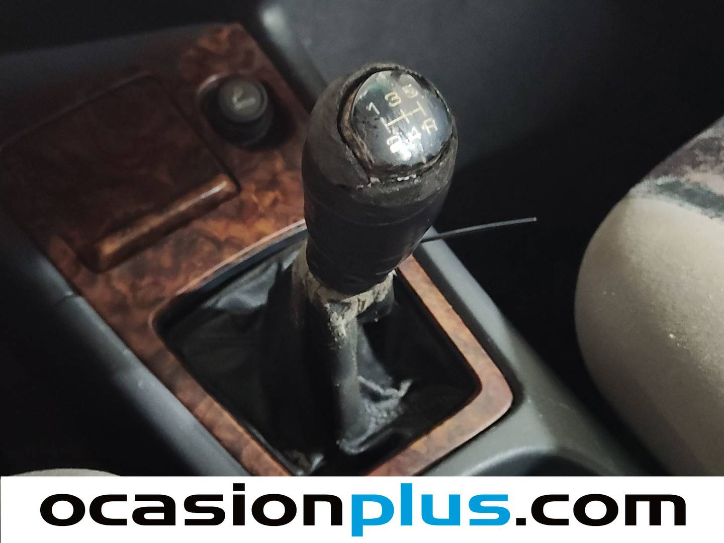 Extras y acabados del Nissan Primera Nissan Primera 2.0 TD GX (90 CV)