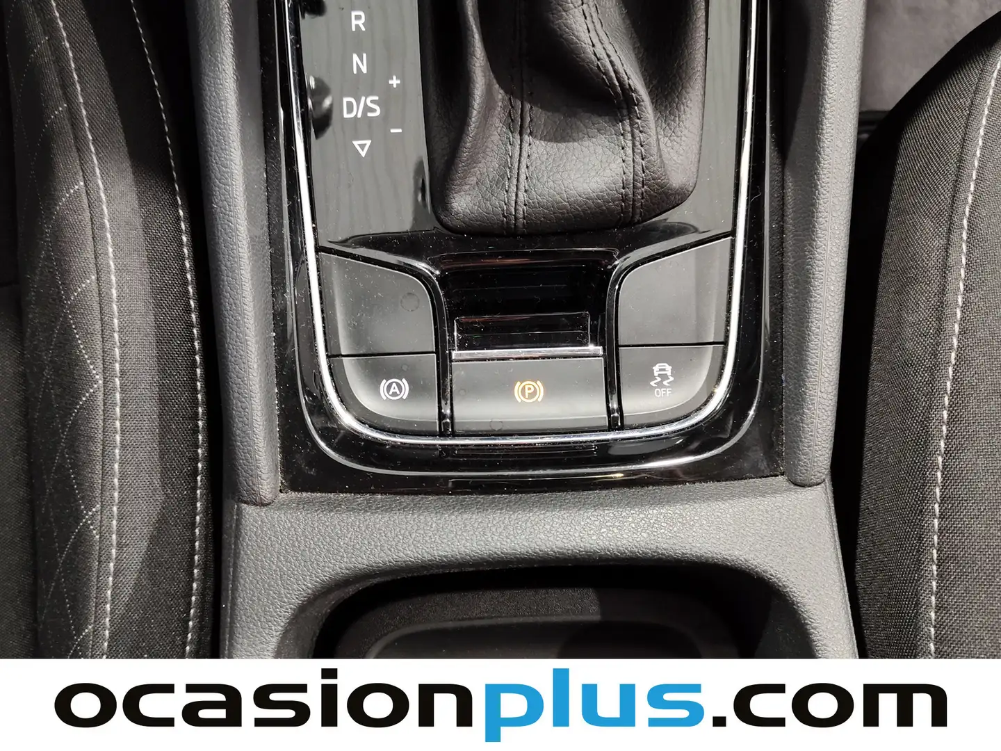 Foto Skoda Karoq Skoda Karoq 2.0 TDI Ambition DSG (115 CV)