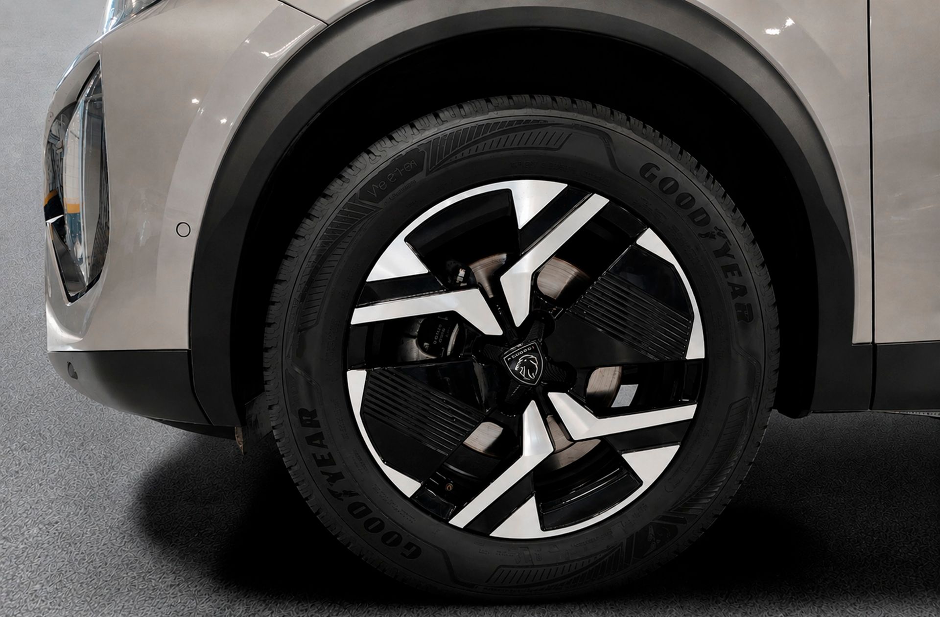 Peugeot 2008 Allure Hybrid eDCS6 - foto 40
