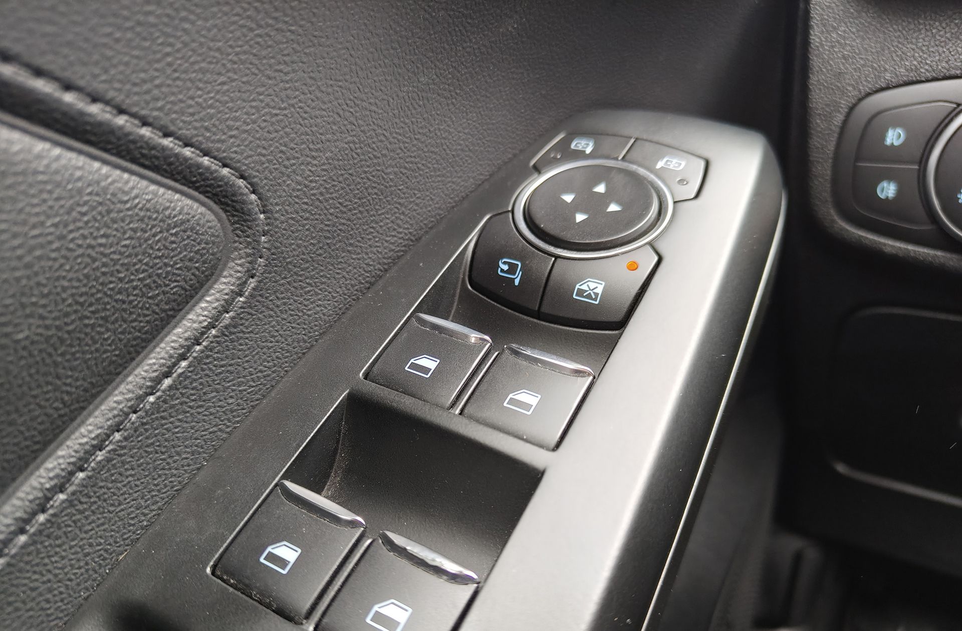 Ford Focus 1.0 EcoBoost Trend+ - foto 35