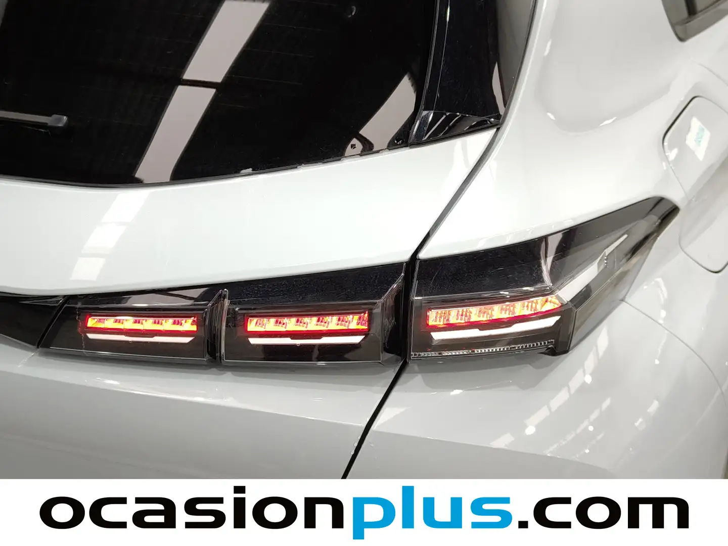 Foto Peugeot 308 Peugeot 308 Allure Hybrid eDCS6 (145 CV)