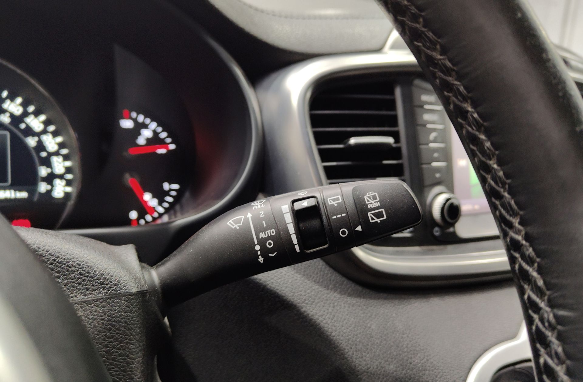 Kia Sorento 2.2 CRDi Drive 4x2 7 plazas - foto 29