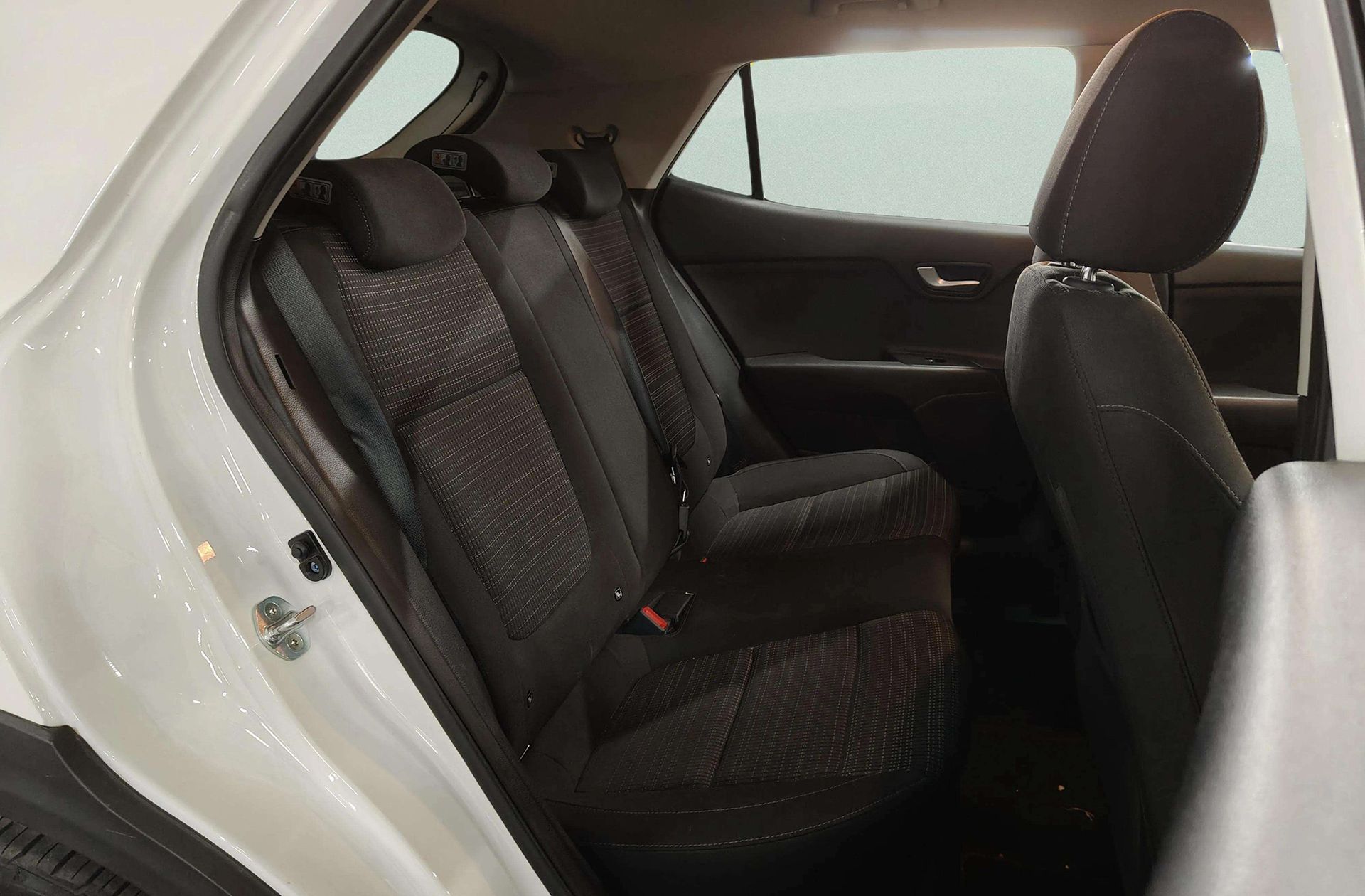 Kia Stonic 1.0 T-GDi Drive - foto 17