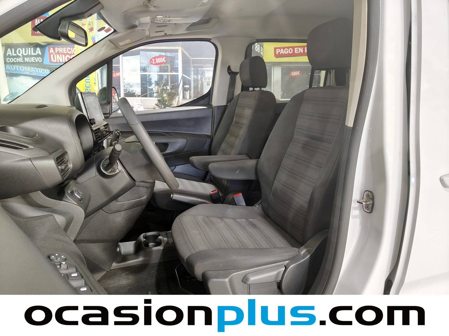 Foto asientos delanteros Opel Combo Life Opel Combo Life 1.5 TD Business Edition Plus L1 (102 CV)