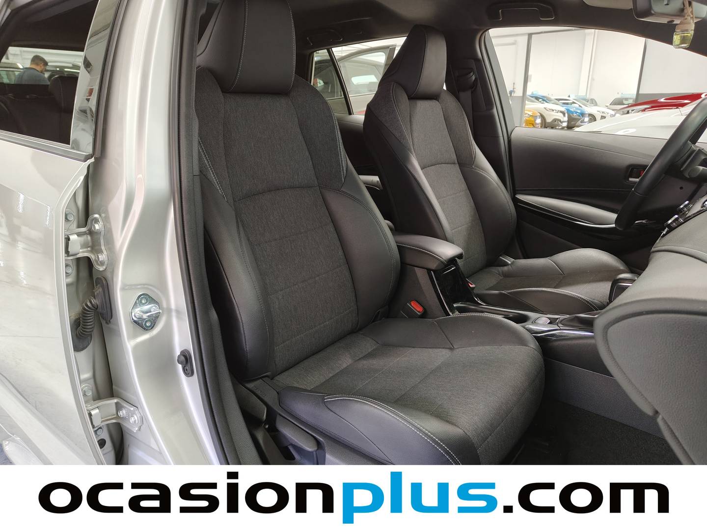 Foto Toyota Corolla Toyota Corolla Touring Sports 180H Style E-CVT (180 CV)