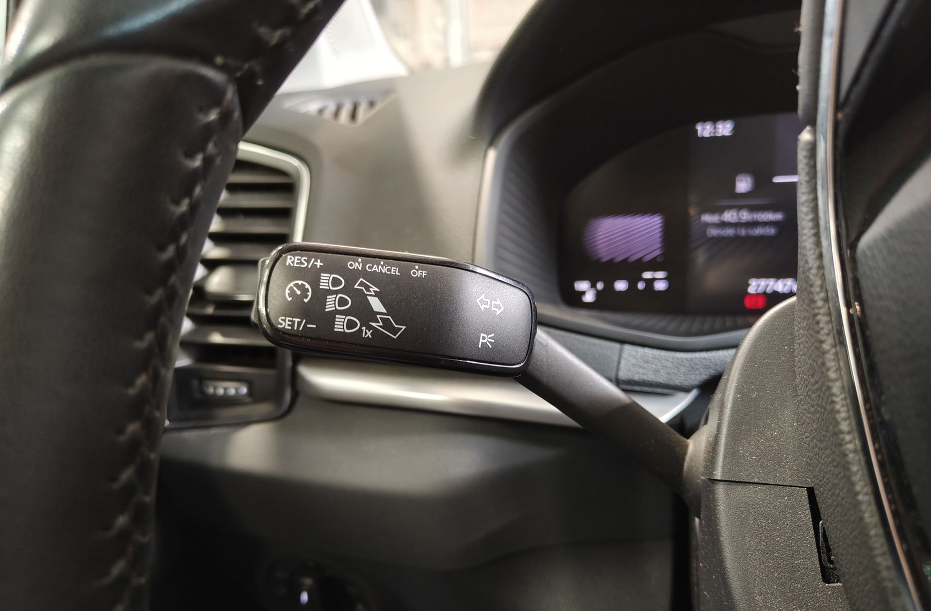 Škoda Karoq 2.0 TDI Selection - foto 25