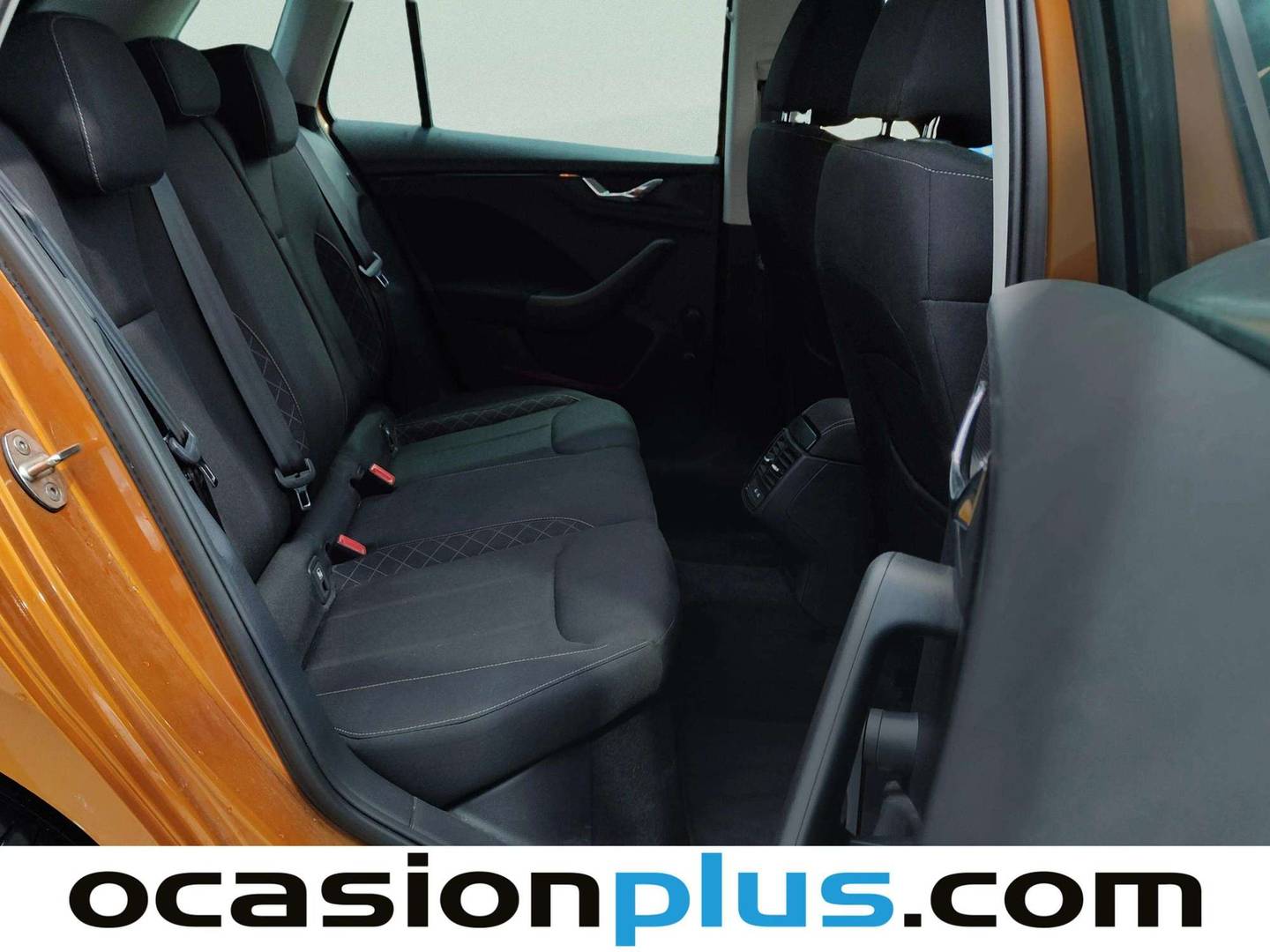 Foto asientos traseros Skoda Kamiq Skoda Kamiq 1.0 TSI Emotion (110 CV)