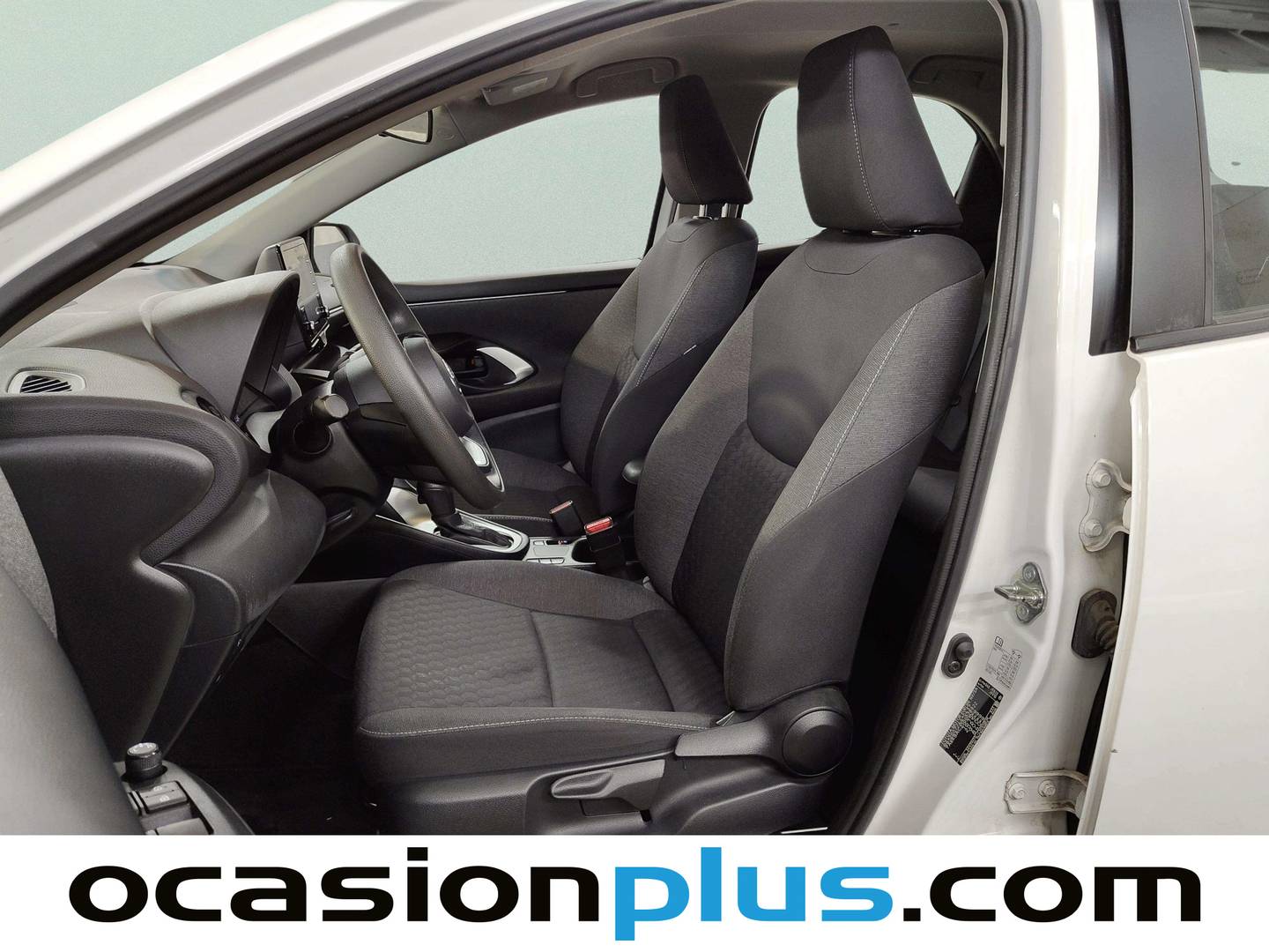 Foto asientos delanteros Toyota Yaris Toyota Yaris 120H Business Plus (116 CV)