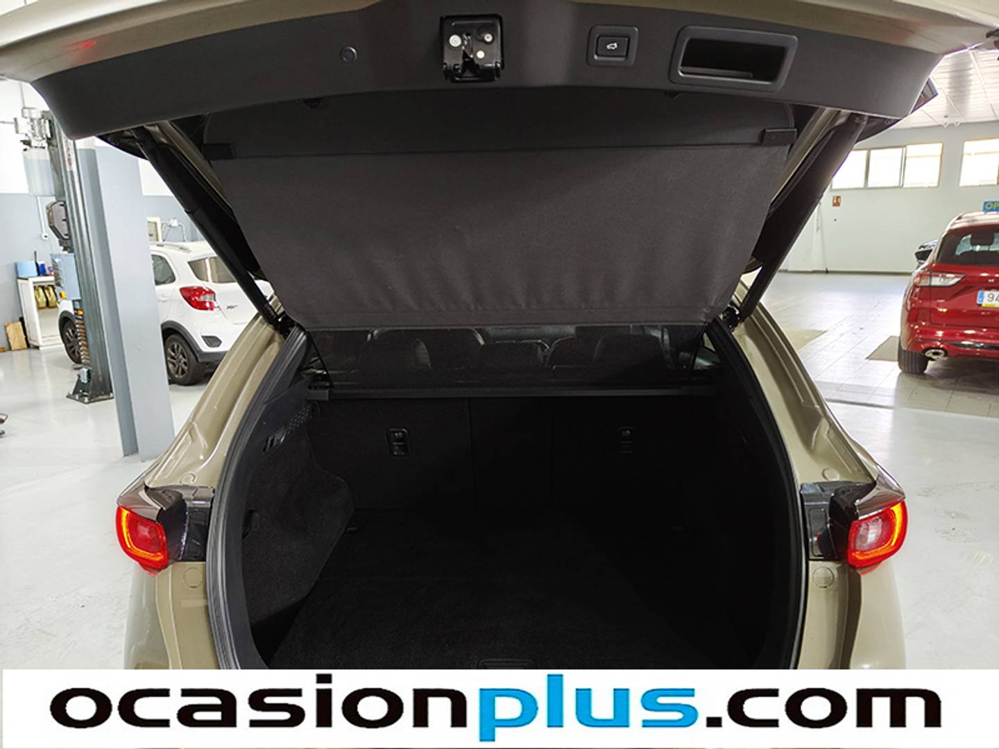 Foto Mazda CX-5 Mazda CX-5 2.0 e-Sky G MHEV Homura AT (165 CV)