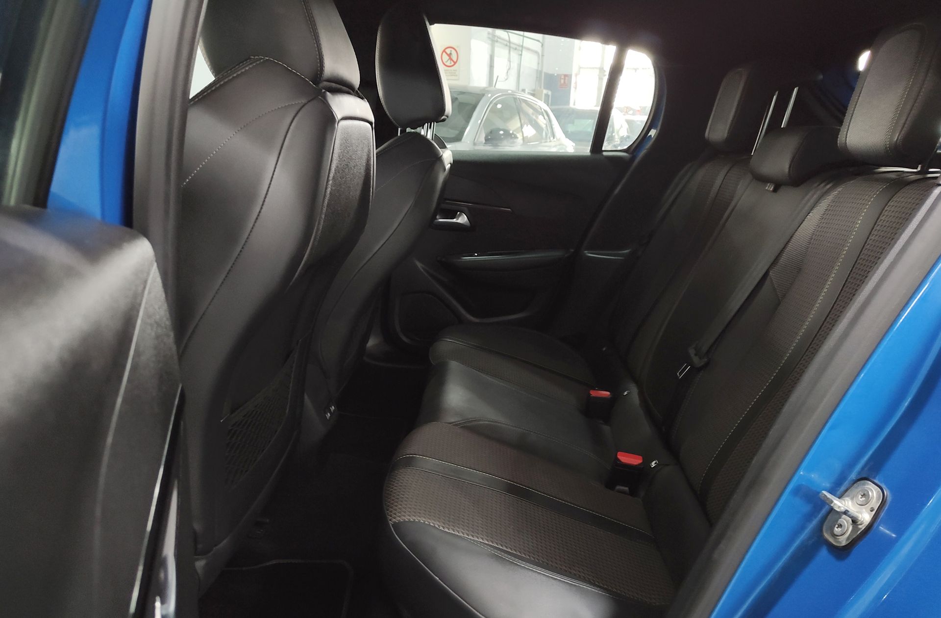 Peugeot 208 PureTech 100 GT - foto 13
