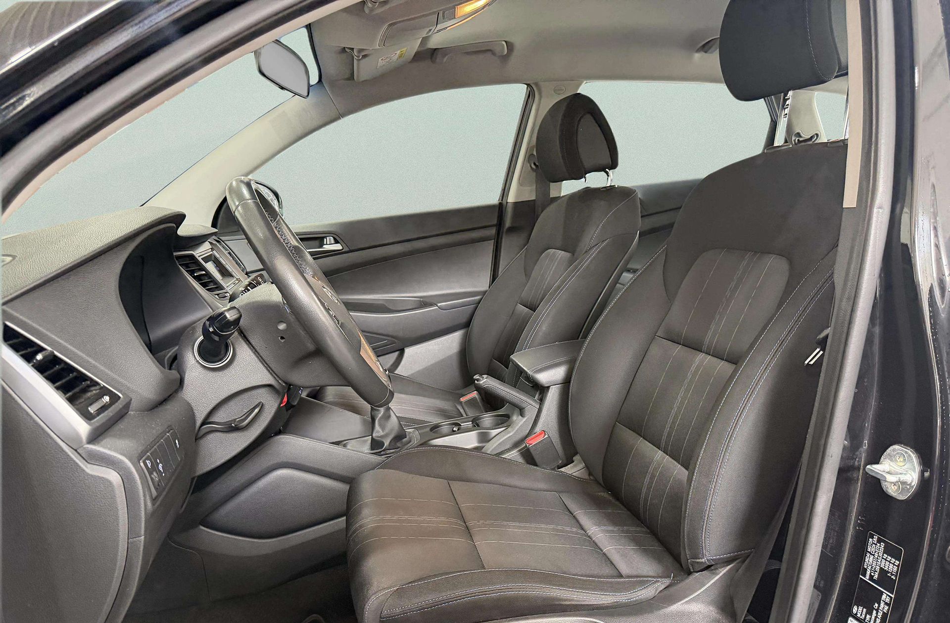 Hyundai Tucson 1.7 CRDi BlueDrive Essence 4x2 - foto 9